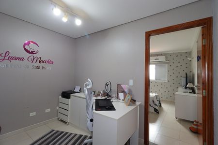 Casa à venda com 150m², 3 quartos e 2 vagasEscritório