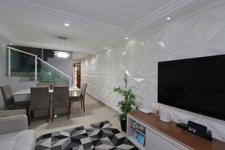 Casa à venda com 150m², 3 quartos e 2 vagasSala
