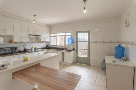 Casa à venda com 240m², 3 quartos e 4 vagas Casa à venda com 240m², 3 quartos e 4 vagasCozinha