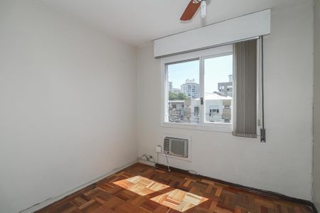 Quarto 2 de apartamento para alugar com 3 quartos, 98m² em Passo da Areia, Porto Alegre