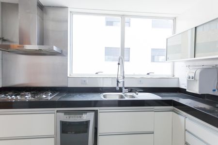 Apartamento à venda com 308m², 5 quartos e 4 vagasCozinha