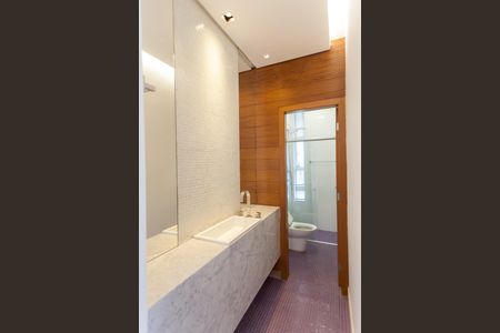 Apartamento à venda com 308m², 5 quartos e 4 vagasBanheiro Social 2