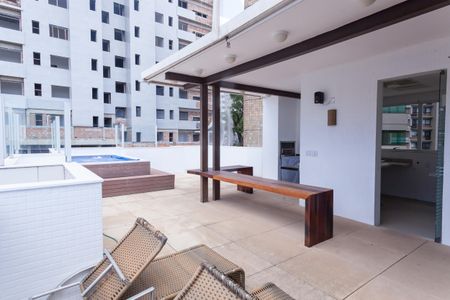 Apartamento à venda com 308m², 5 quartos e 4 vagasCobertura