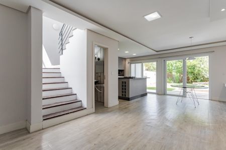 Sala de casa de condomínio para alugar com 3 quartos, 138m² em Passo das Pedras, Porto Alegre