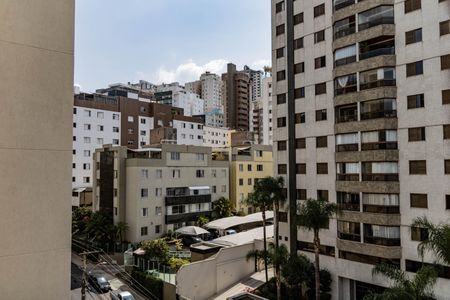 Apartamento à venda com 115m², 3 quartos e 2 vagas Apartamento à venda com 115m², 3 quartos e 2 vagasVista do Quarto 2