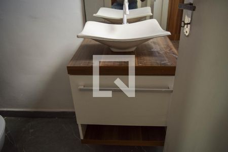 Casa à venda com 80m², 2 quartos e sem vaga