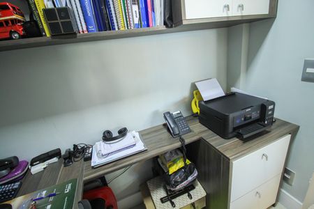 Apartamento à venda com 210m², 4 quartos e 3 vagas Apartamento à venda com 210m², 4 quartos e 3 vagasEscritório