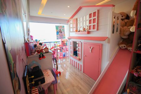 Apartamento à venda com 210m², 4 quartos e 3 vagas Apartamento à venda com 210m², 4 quartos e 3 vagasQuarto 2