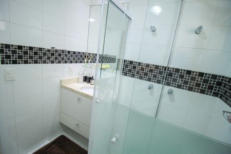 Apartamento à venda com 210m², 4 quartos e 3 vagas Apartamento à venda com 210m², 4 quartos e 3 vagasBanheiro