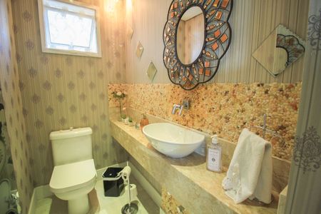 Apartamento à venda com 210m², 4 quartos e 3 vagas Apartamento à venda com 210m², 4 quartos e 3 vagasBanheiro da Suíte 1