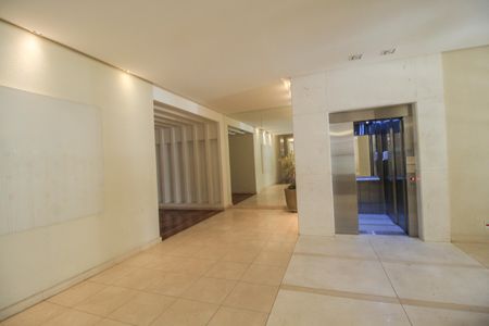 Apartamento à venda com 210m², 4 quartos e 3 vagas Apartamento à venda com 210m², 4 quartos e 3 vagasÁrea comum