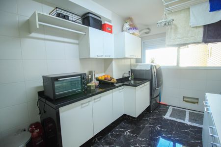 Apartamento à venda com 210m², 4 quartos e 3 vagas Apartamento à venda com 210m², 4 quartos e 3 vagasÁrea de Serviço