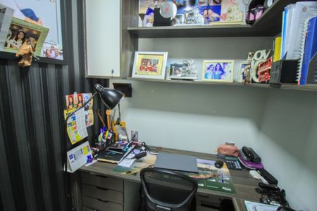 Apartamento à venda com 210m², 4 quartos e 3 vagas Apartamento à venda com 210m², 4 quartos e 3 vagasEscritório