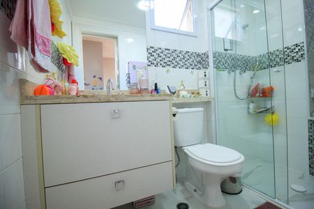 Apartamento à venda com 210m², 4 quartos e 3 vagas Apartamento à venda com 210m², 4 quartos e 3 vagasBanheiro da Suíte 2