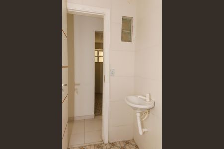 Apartamento à venda com 48m², 2 quartos e sem vaga Apartamento à venda com 48m², 2 quartos e sem vagaBanheiro