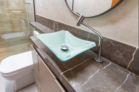 Banheiro  de apartamento para alugar com 3 quartos, 164m² em Vila Valparaiso, Santo André