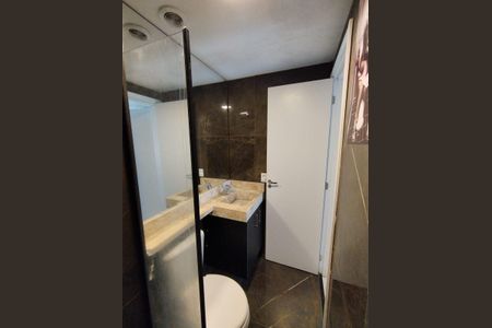 Banheiro de apartamento à venda com 1 quarto, 29m² em Ferreira, São Paulo