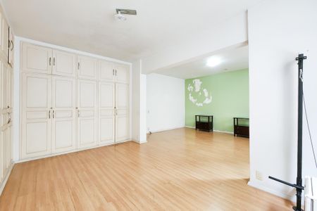 Apartamento à venda com 543m², 4 quartos e 2 vagas Apartamento à venda com 543m², 4 quartos e 2 vagasSuite 2