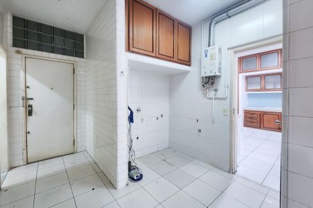 Apartamento à venda com 543m², 4 quartos e 2 vagas Apartamento à venda com 543m², 4 quartos e 2 vagasÁrea de serviço