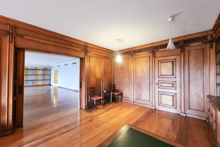 Apartamento à venda com 543m², 4 quartos e 2 vagas Apartamento à venda com 543m², 4 quartos e 2 vagasEscritório