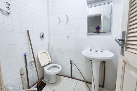 Apartamento à venda com 543m², 4 quartos e 2 vagas Apartamento à venda com 543m², 4 quartos e 2 vagasBanheiro de serviço