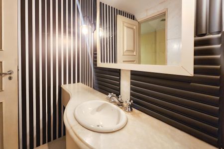 Apartamento à venda com 543m², 4 quartos e 2 vagas Apartamento à venda com 543m², 4 quartos e 2 vagasLavabo