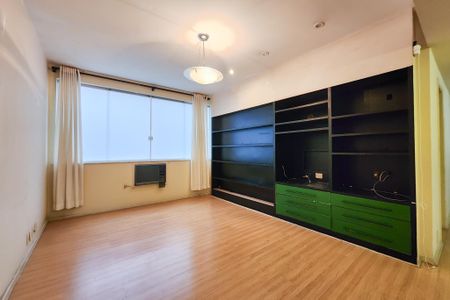 Apartamento à venda com 543m², 4 quartos e 2 vagas Apartamento à venda com 543m², 4 quartos e 2 vagasSala íntima