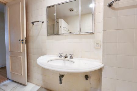 Apartamento à venda com 543m², 4 quartos e 2 vagas Apartamento à venda com 543m², 4 quartos e 2 vagasBanheiro Social