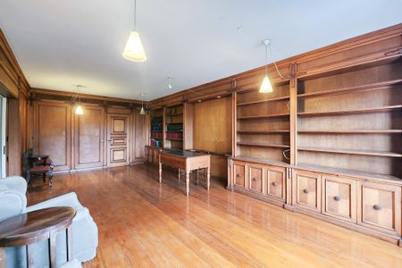 Apartamento à venda com 543m², 4 quartos e 2 vagas Apartamento à venda com 543m², 4 quartos e 2 vagasEscritório