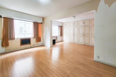 Apartamento à venda com 543m², 4 quartos e 2 vagas Apartamento à venda com 543m², 4 quartos e 2 vagasSuite 2