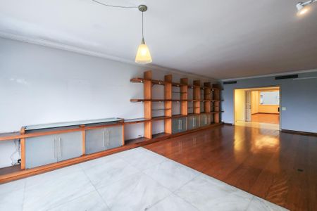 Apartamento à venda com 543m², 4 quartos e 2 vagas Apartamento à venda com 543m², 4 quartos e 2 vagasSala