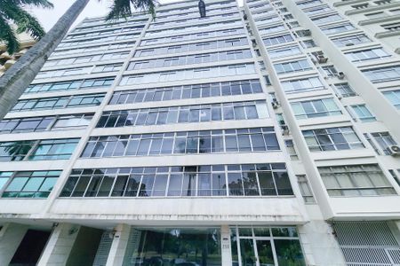 Apartamento à venda com 543m², 4 quartos e 2 vagas Apartamento à venda com 543m², 4 quartos e 2 vagasFachada