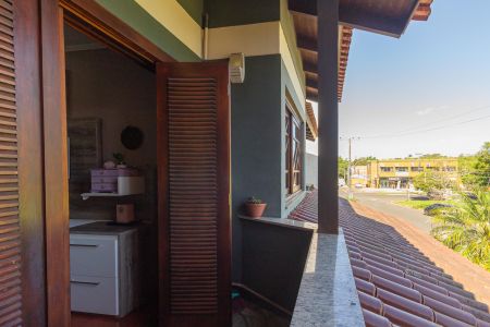 Casa à venda com 310m², 4 quartos e 4 vagas Casa à venda com 310m², 4 quartos e 4 vagasSacada da Suíte