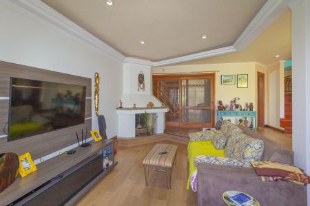 Casa à venda com 310m², 4 quartos e 4 vagas Casa à venda com 310m², 4 quartos e 4 vagasSala