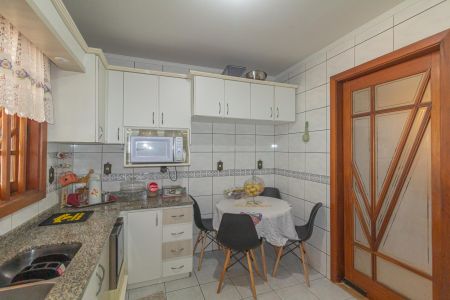 Casa à venda com 310m², 4 quartos e 4 vagas Casa à venda com 310m², 4 quartos e 4 vagasCozinha