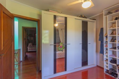 Casa à venda com 310m², 4 quartos e 4 vagas Casa à venda com 310m², 4 quartos e 4 vagasQuarto 3