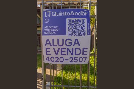 Casa à venda com 310m², 4 quartos e 4 vagas Casa à venda com 310m², 4 quartos e 4 vagasPlaca