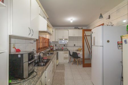 Casa à venda com 310m², 4 quartos e 4 vagas Casa à venda com 310m², 4 quartos e 4 vagasCozinha