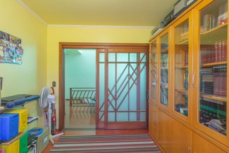 Casa à venda com 310m², 4 quartos e 4 vagas Casa à venda com 310m², 4 quartos e 4 vagasQuarto 2