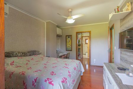 Casa à venda com 310m², 4 quartos e 4 vagas Casa à venda com 310m², 4 quartos e 4 vagasSuíte