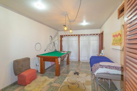 Casa à venda com 310m², 4 quartos e 4 vagas Casa à venda com 310m², 4 quartos e 4 vagasSala de Jogos