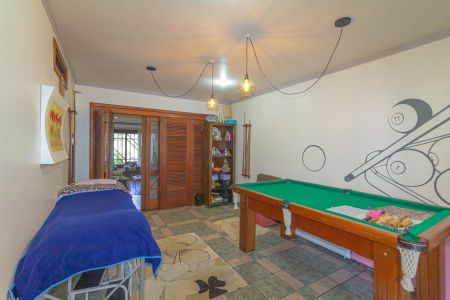 Casa à venda com 310m², 4 quartos e 4 vagas Casa à venda com 310m², 4 quartos e 4 vagasSala de Jogos