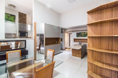 Casa de condomínio à venda com 380m², 4 quartos e 4 vagasCozinha