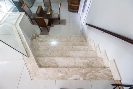 Casa de condomínio à venda com 380m², 4 quartos e 4 vagasCorredor