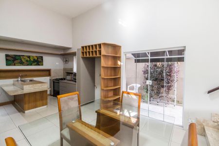 Casa de condomínio à venda com 380m², 4 quartos e 4 vagasCozinha