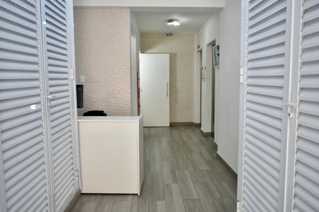 Apartamento à venda com 79m², 2 quartos e 1 vaga Apartamento à venda com 79m², 2 quartos e 1 vagaHall de entrada