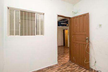 Quarto de casa para alugar com 1 quarto, 40m² em Parque dos Bancarios, São Paulo