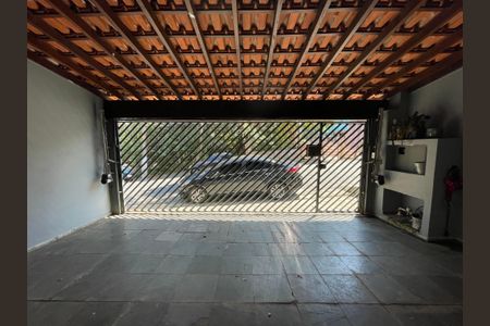 Casa à venda com 126m², 4 quartos e 3 vagas Casa à venda com 126m², 4 quartos e 3 vagasGaragem