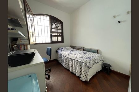 Casa à venda com 126m², 4 quartos e 3 vagas Casa à venda com 126m², 4 quartos e 3 vagasQuarto 3