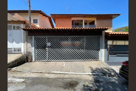 Casa à venda com 126m², 4 quartos e 3 vagas Casa à venda com 126m², 4 quartos e 3 vagasFachada